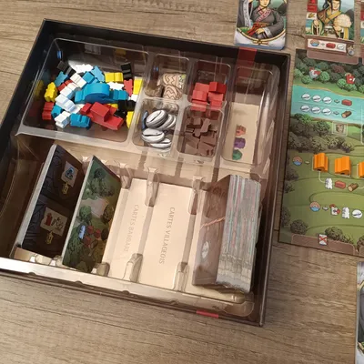 Matériel du jeu Legacy of Yu